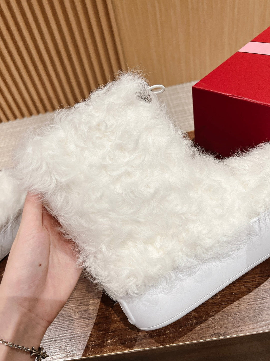 VIV' RANGERS SHEARLING ANKLE BOOT IN WHITE SHEEPSKIN