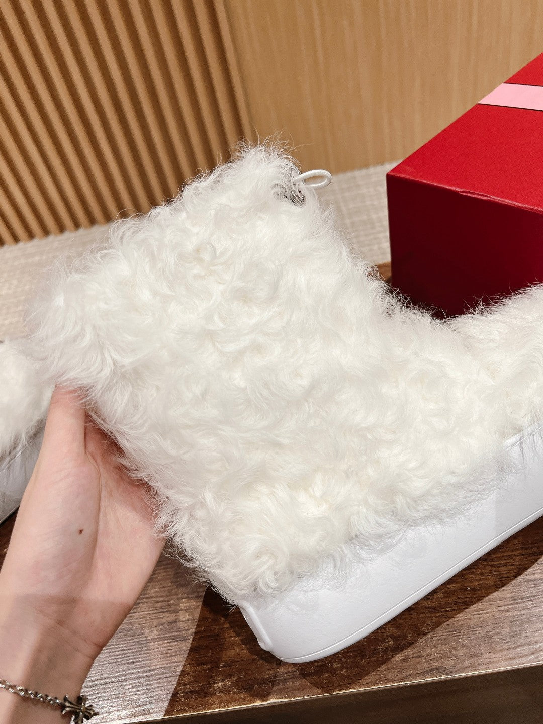 VIV' RANGERS SHEARLING ANKLE BOOT IN WHITE SHEEPSKIN