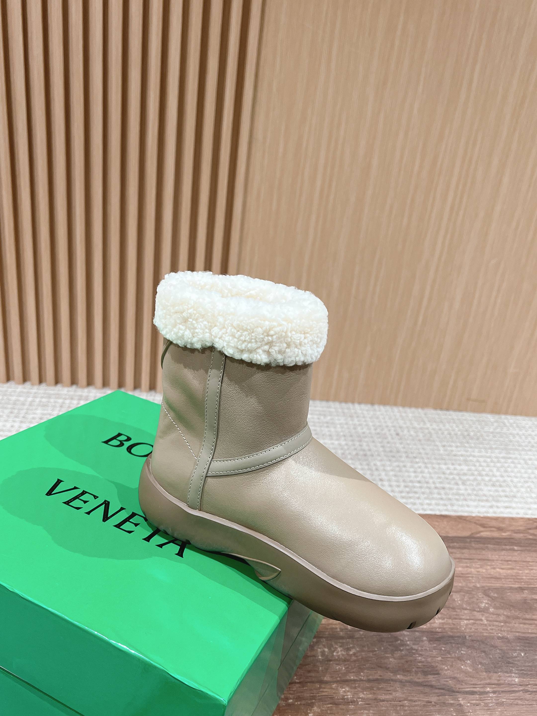 BOTTEGA VENETA SNAP ANKLE BOOT IN KHAKI BROWN LAMBSKIN AND SHEARLING LINING
