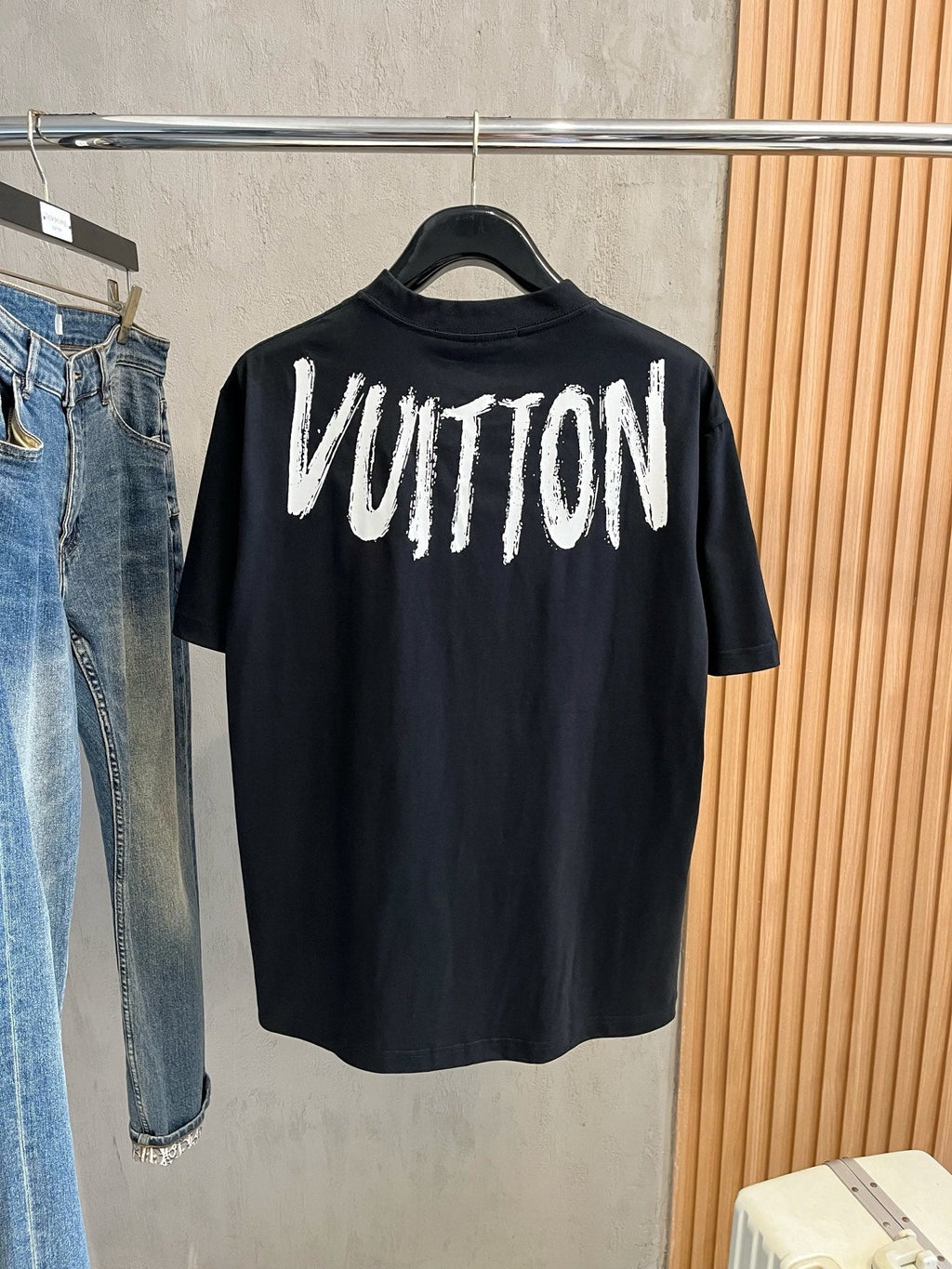 LOUIS VUITTON LV T-SHIRT IN BLACK COTTON 238860