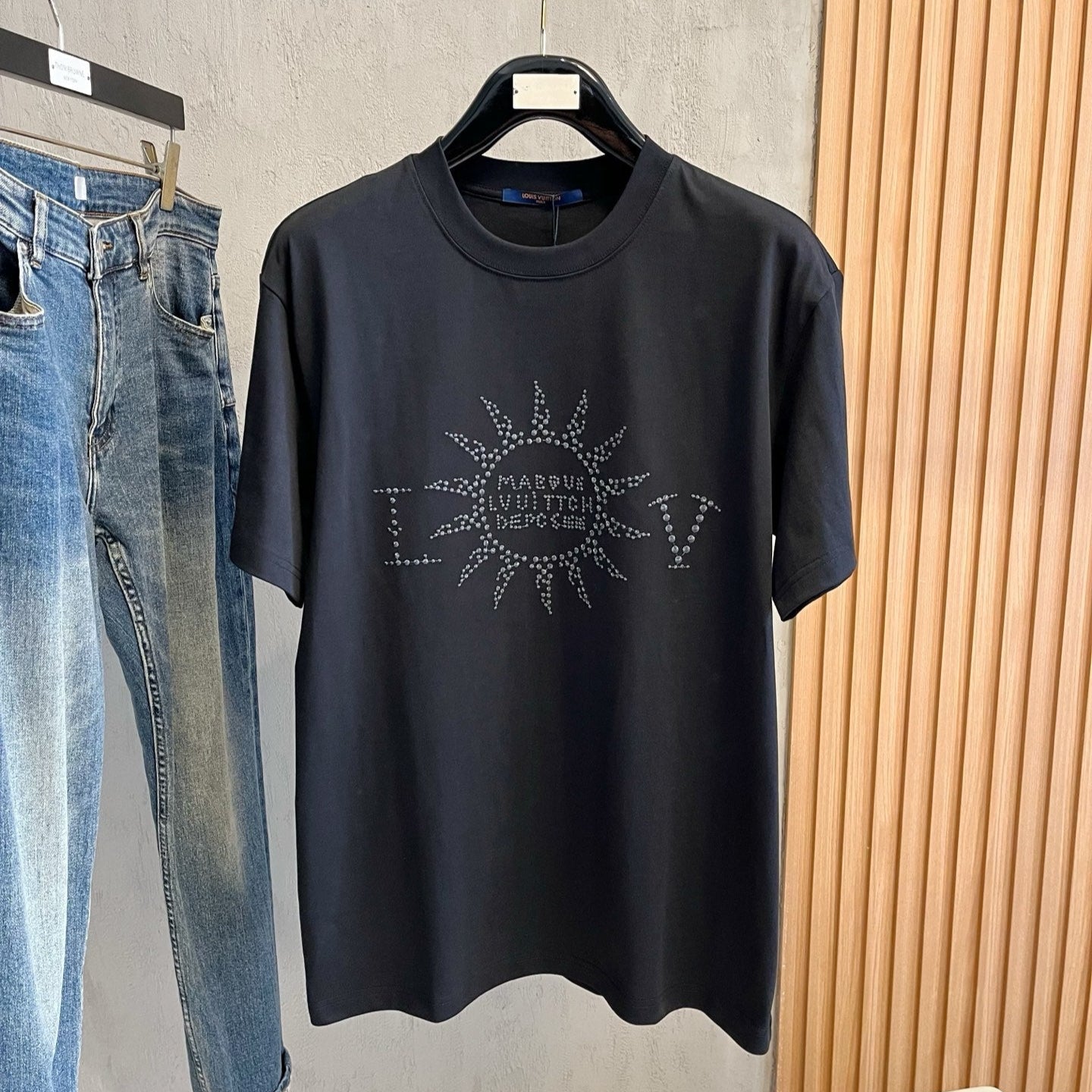 LOUIS VUITTON LV T-SHIRT IN BLACK PURE COTTON WITH EMBROIDERED LOGO 238772