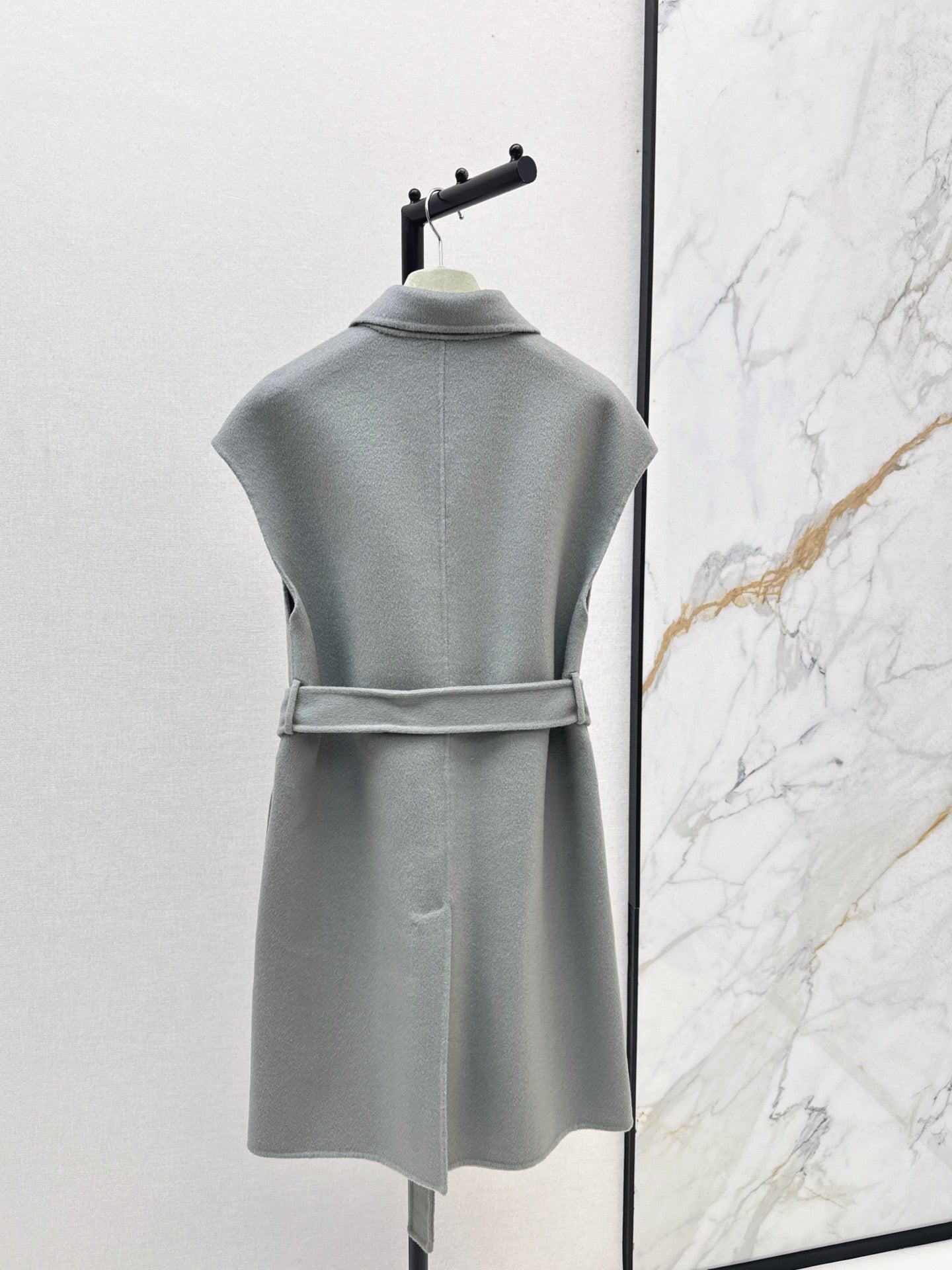 HERMES HERMES 25S SLEEVELESS WOOL VEST COAT WITH BOW BELT 96700