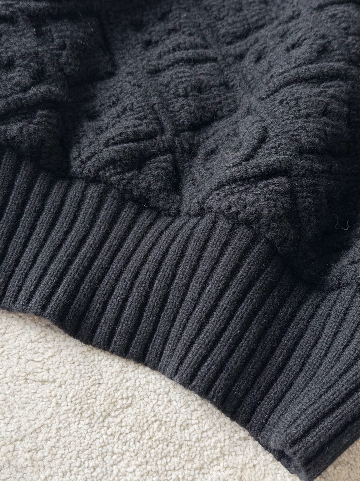 LOUIS VUITTON LV 25S WOOL CARDIGAN 0009